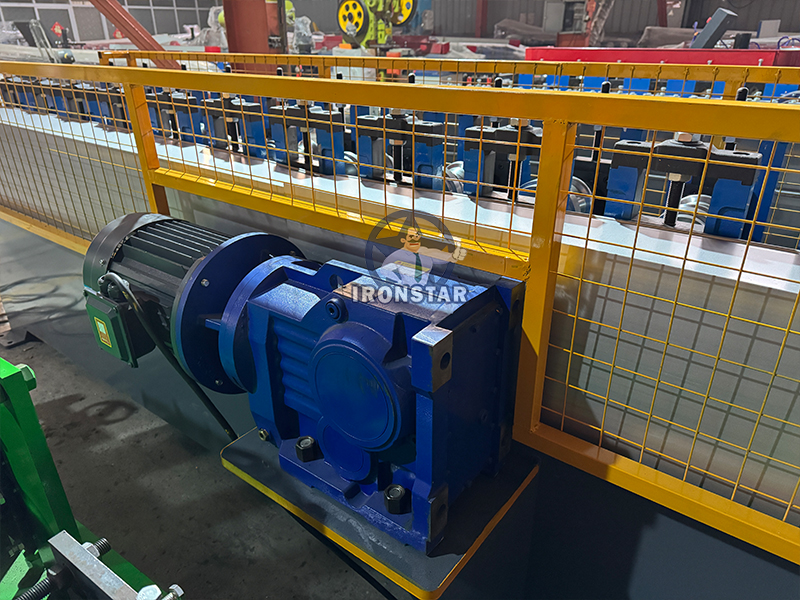 Rolling shutter slat door roll forming machine for Mexico 5