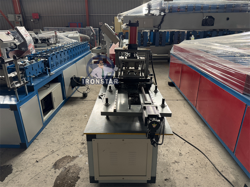 Shutter patti rolling forming machine in New Zealand 4