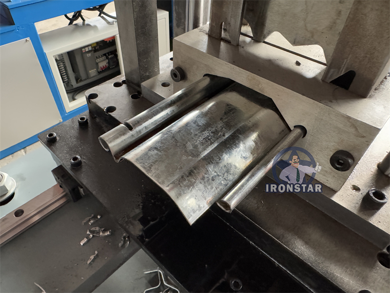 Shutter patti rolling forming machine in New Zealand 9