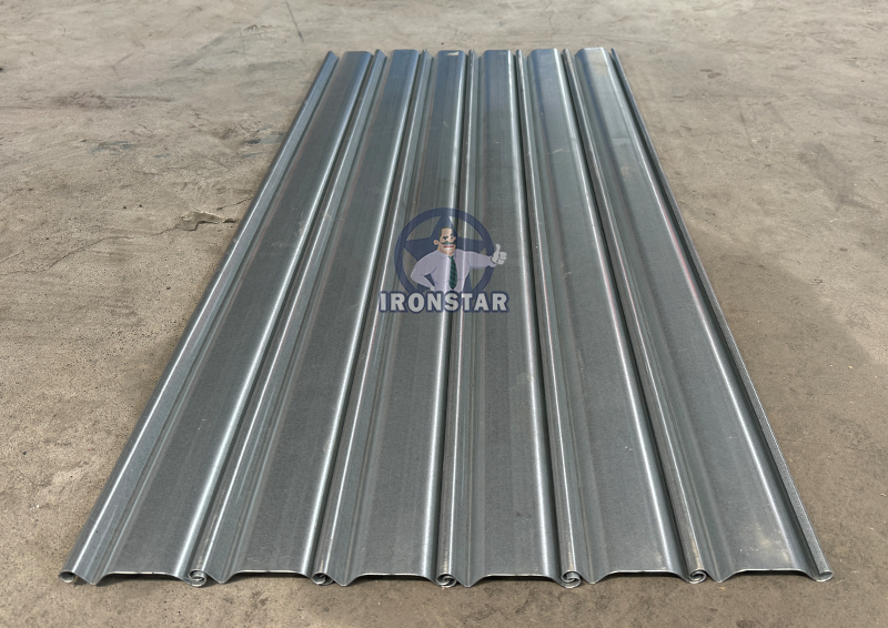 30-50m/min fast speed cutting rolling shutter door roll forming machine in Brazil 14
