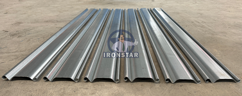 30-50m/min fast speed cutting rolling shutter door roll forming machine in Brazil 13