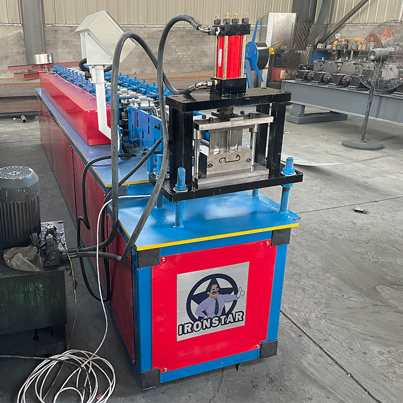 Máquina perfiladora de puertas enrollables de espuma de 82 mm para EE. UU. 2