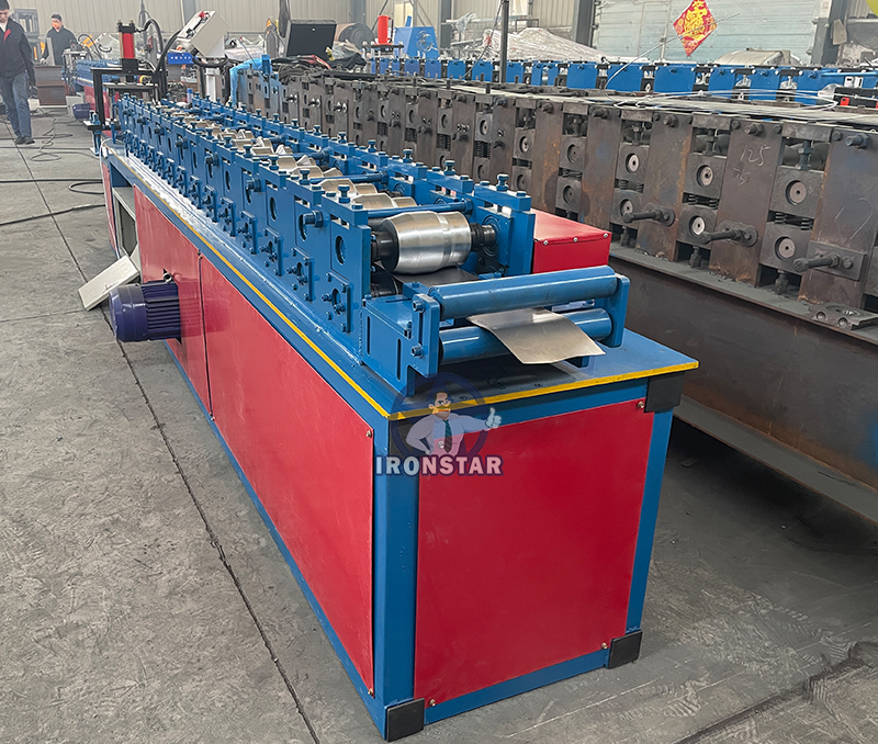 Máquina perfiladora de puertas enrollables de espuma de 82 mm para EE. UU. 5