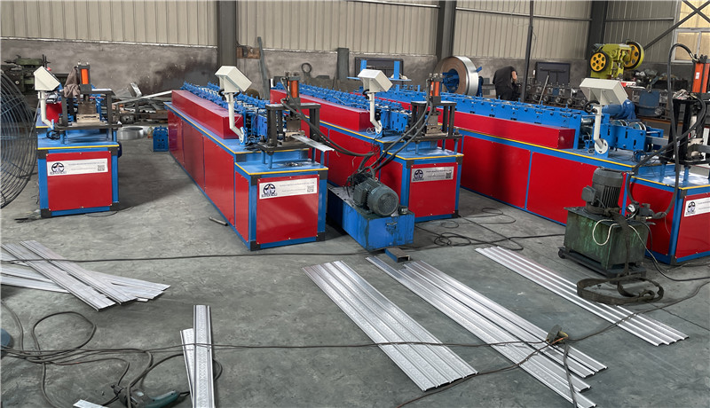 Máquina perfiladora de puertas enrollables de espuma de 82 mm para EE. UU. 6