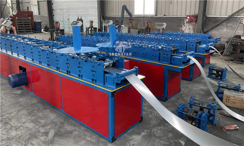 Máquina perfiladora de puertas enrollables de espuma de 82 mm para EE. UU. 7