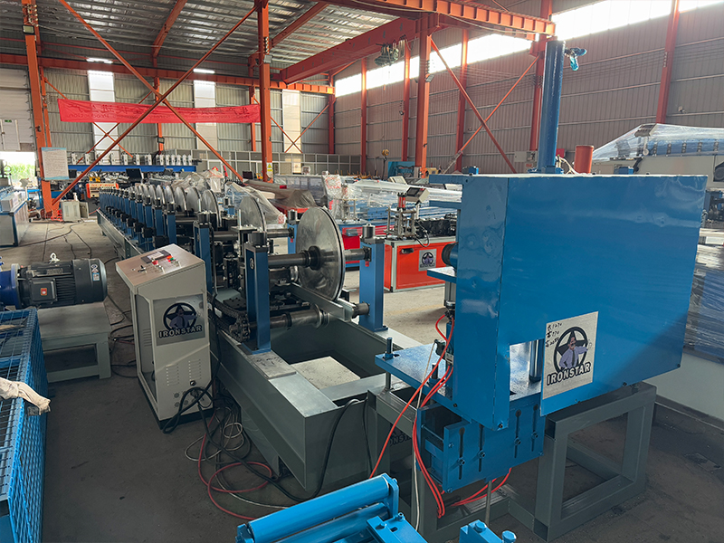 35 40 50 60mm Omega purlin roll forming machine in Mexico 2