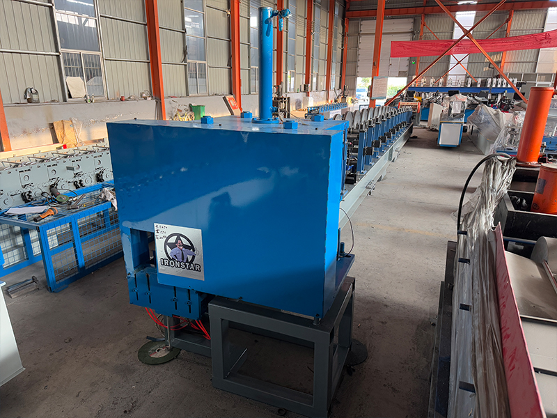 35 40 50 60mm Omega purlin roll forming machine in Mexico 3