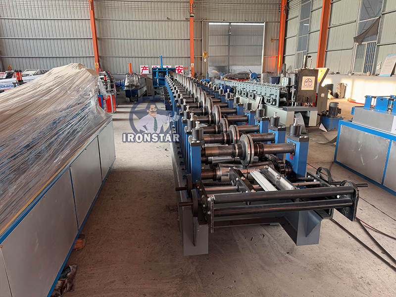 35 40 50 60mm Omega purlin roll forming machine in Mexico 5