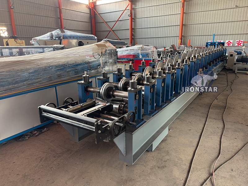35 40 50 60mm Omega purlin roll forming machine in Mexico 6