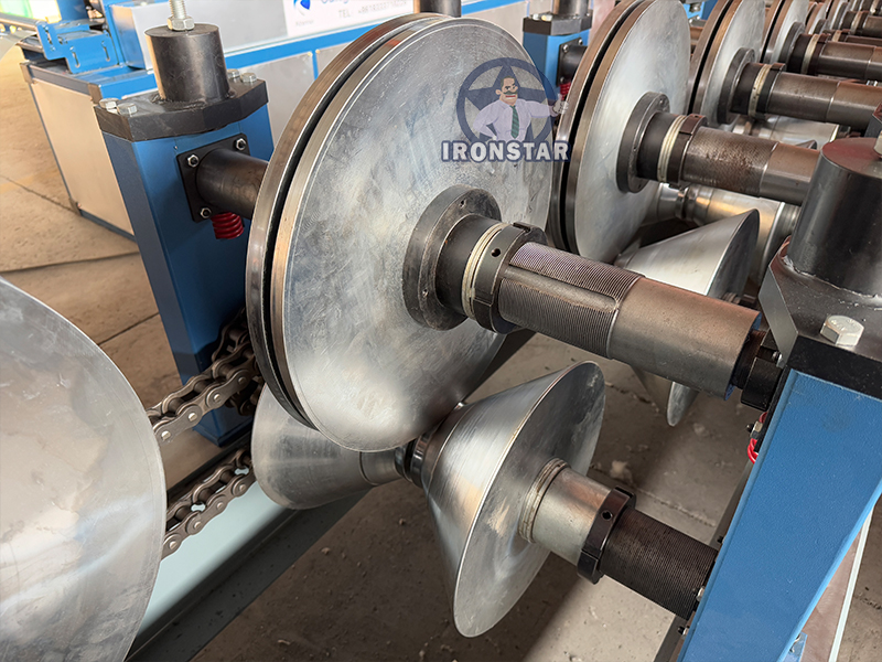 35 40 50 60mm Omega purlin roll forming machine in Mexico 10