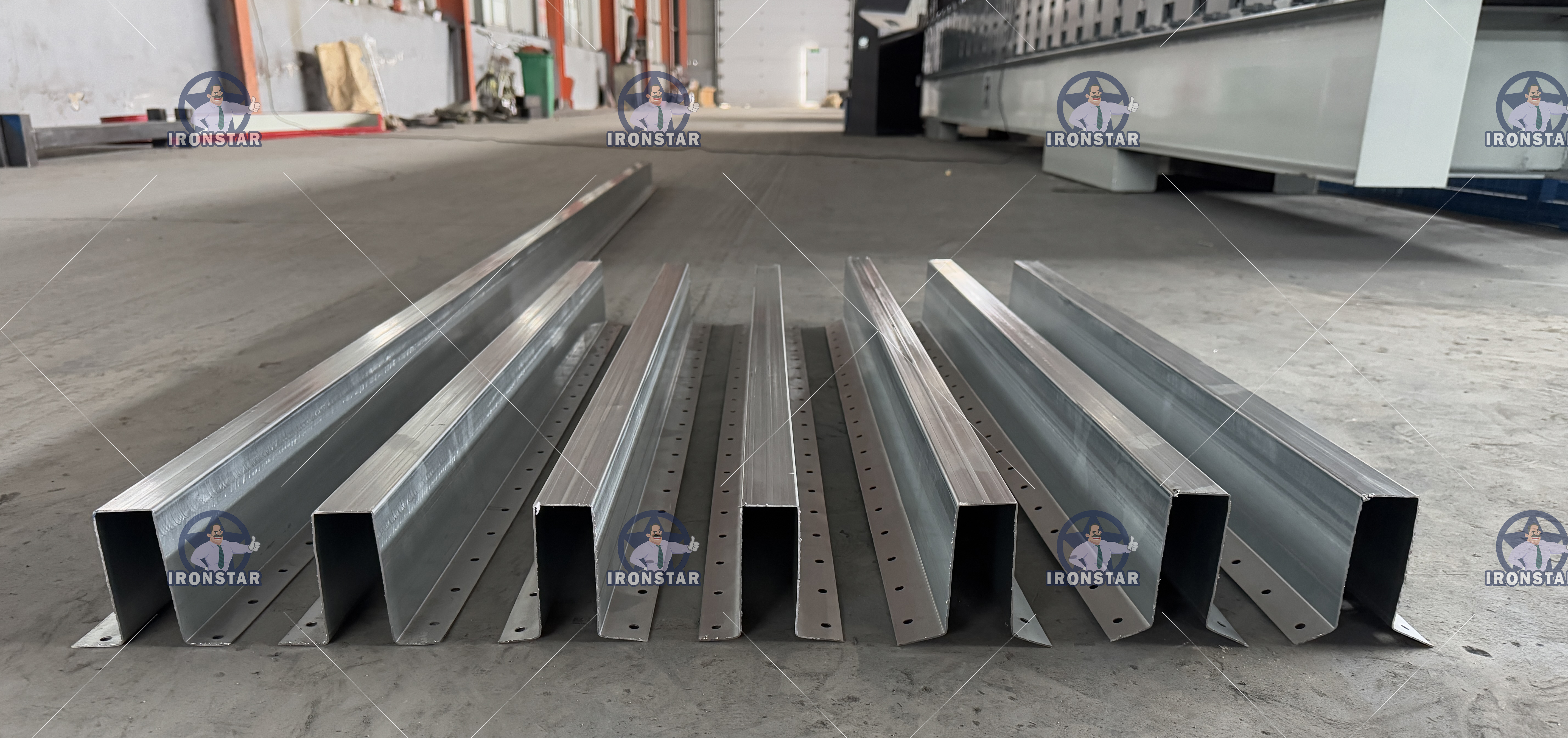 35 40 50 60mm Omega purlin roll forming machine in Mexico 14