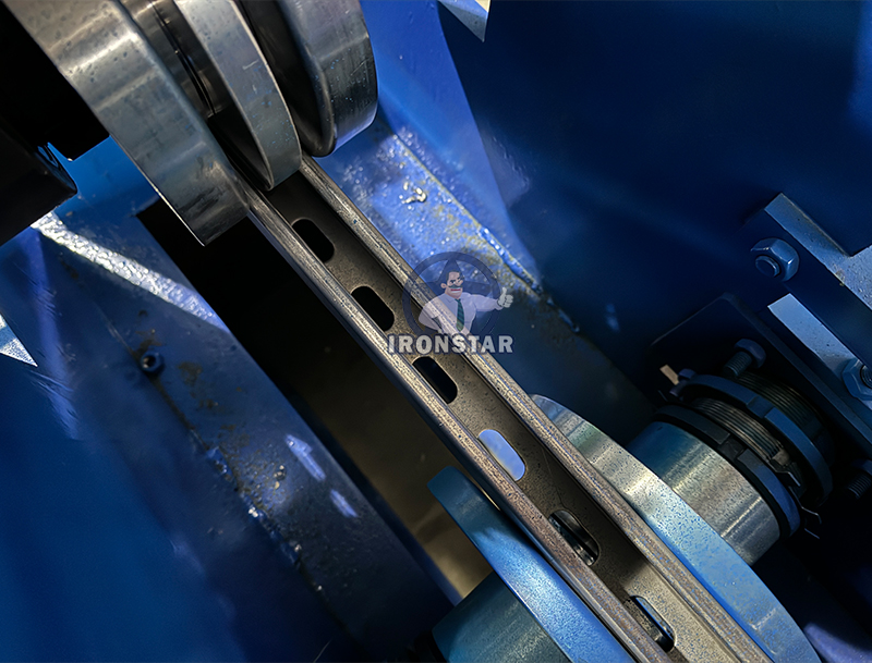 Ligne de profilage de supports Solor 1,6 mm 41*21 / 41*41 (2 tailles en 1) pour le Mexique 8