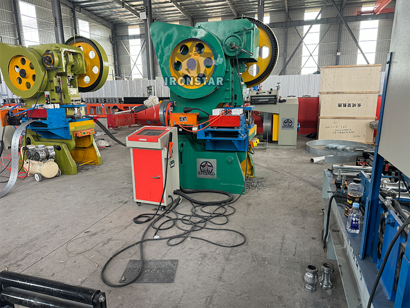 41*21 / 41*41 / 41*82mm 3 sizes in 1 Solor bracket roll forming machine in Saudi Arabia 8