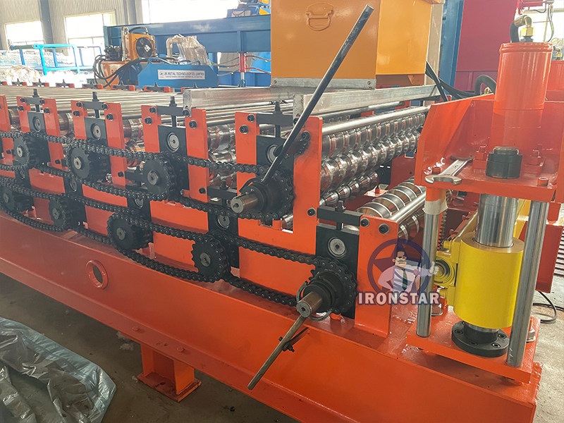 T10 and T18 double layer roll forming machine in Kyrgyzstan | C10 and C18 double deck machine 7
