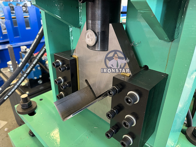 1.5 inch to 3 inch 12GA Angle bead roll forming machine in America 7