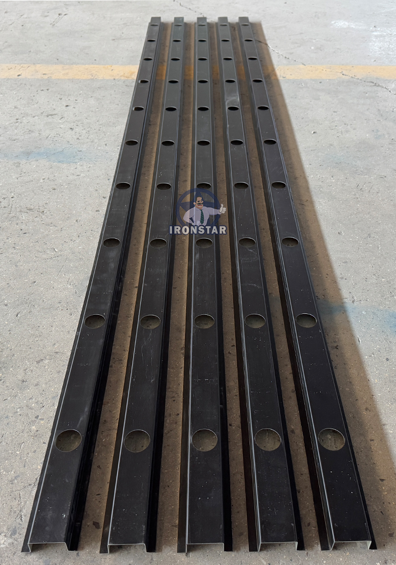 Punching holes omega and U profile 2 in 1 roll forming machine in US 11