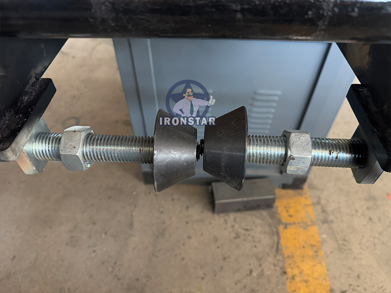 Punching holes omega profile roll forming machine in US1 8