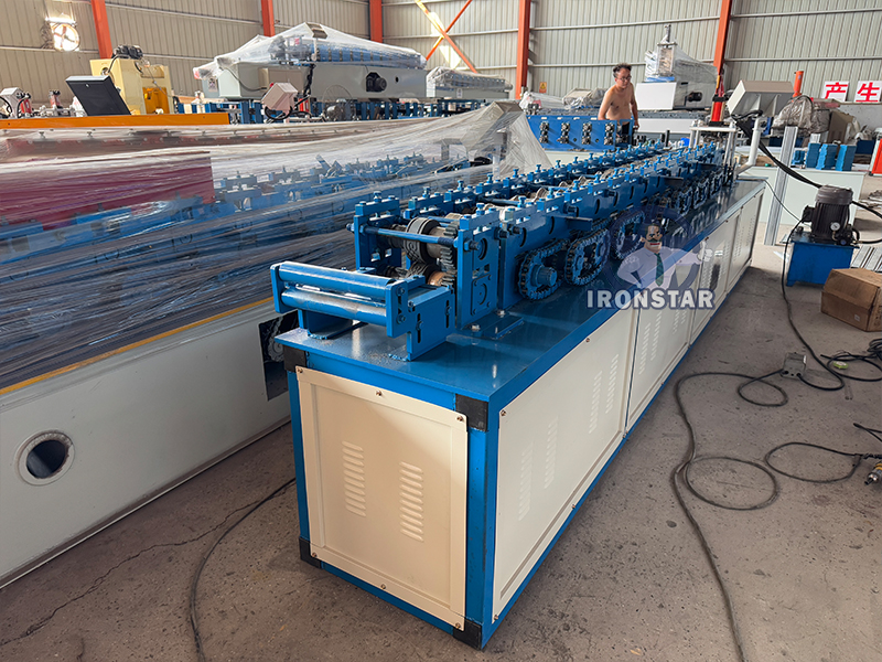 90mm rolling shutter door roll forming machine in Kenya 6