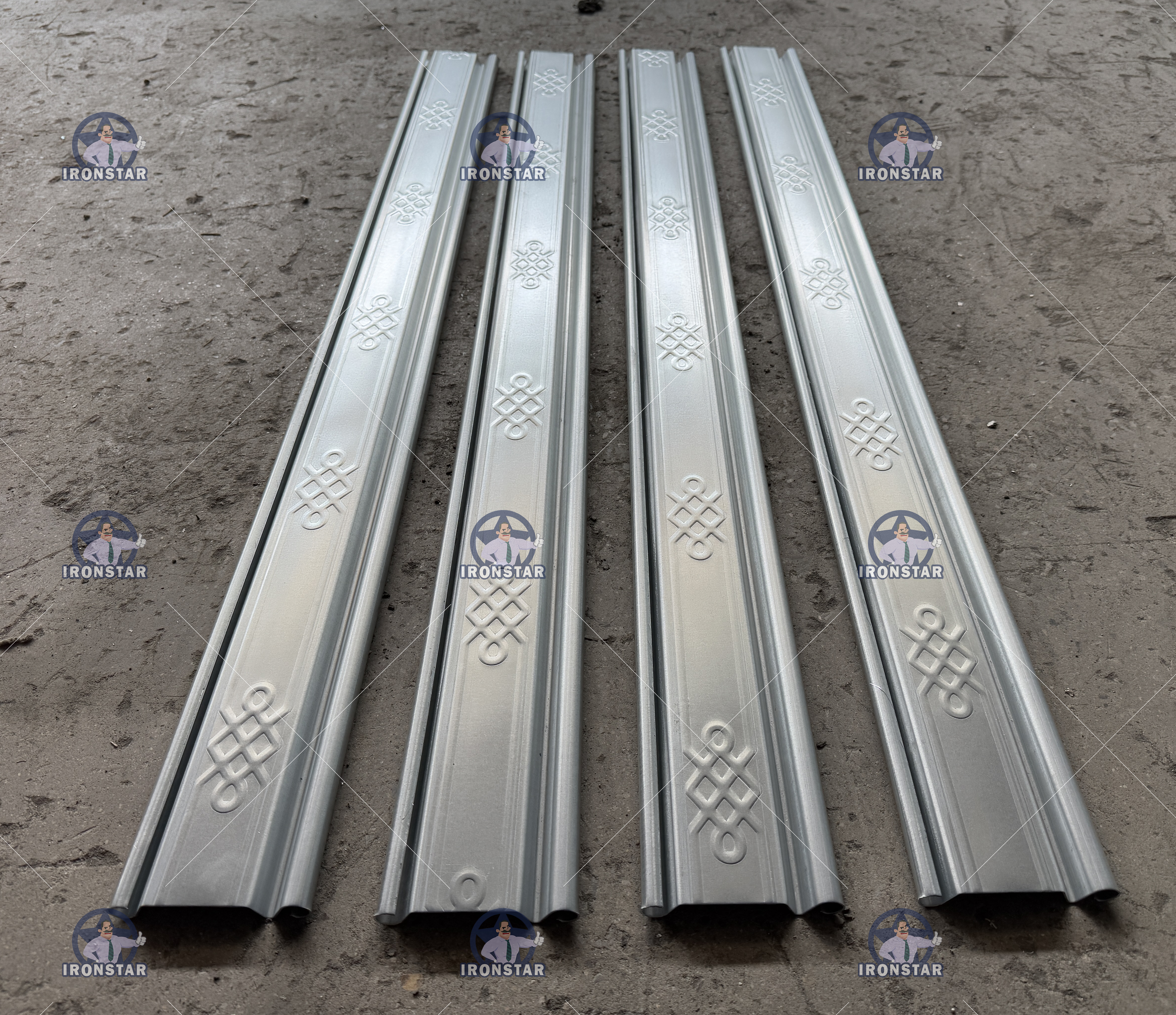 90mm rolling shutter door roll forming machine in Kenya 11