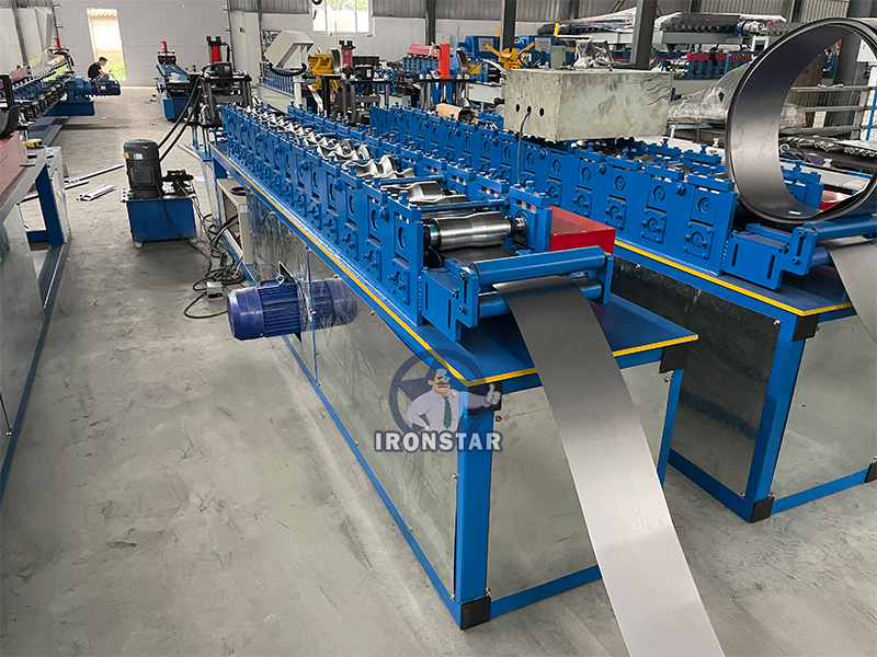 Máquina perfiladora de puertas enrollables para Libia 7