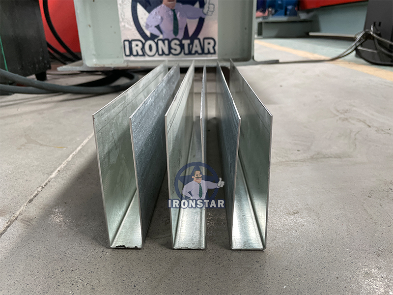 Станок для профилирования направляющих U-образной формы IRONSTAR 30*120 мм для Бразилии 9