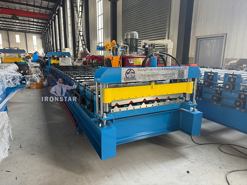 High-Speed Trapezoidal Roofing Sheet Roll Forming Machine in Ecuador | Metal Roof Panel Machinery 🇪🇨🏠 8