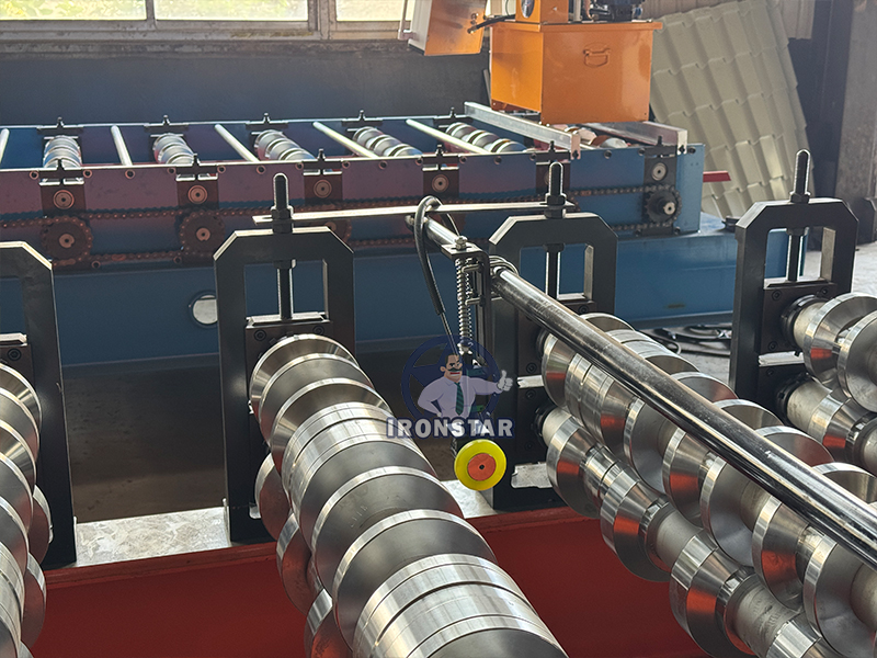 6 rib tracking cutting trapezoidal roofing sheet roll forming machine 9