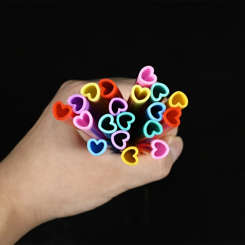 Paille en silicone en forme de cœur - Exclusivité Saint-Valentin 1