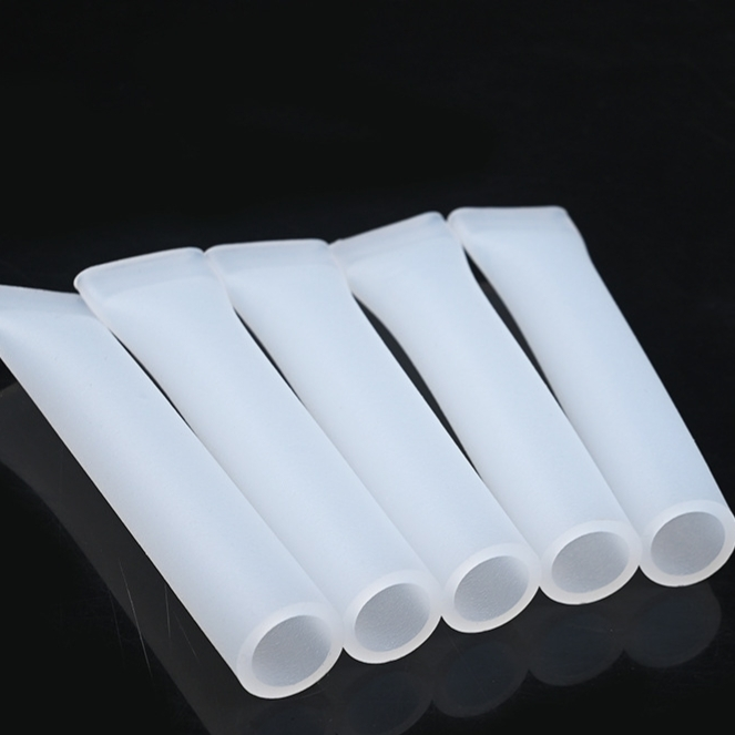 Tubo de silicona sellado en un extremo. 1