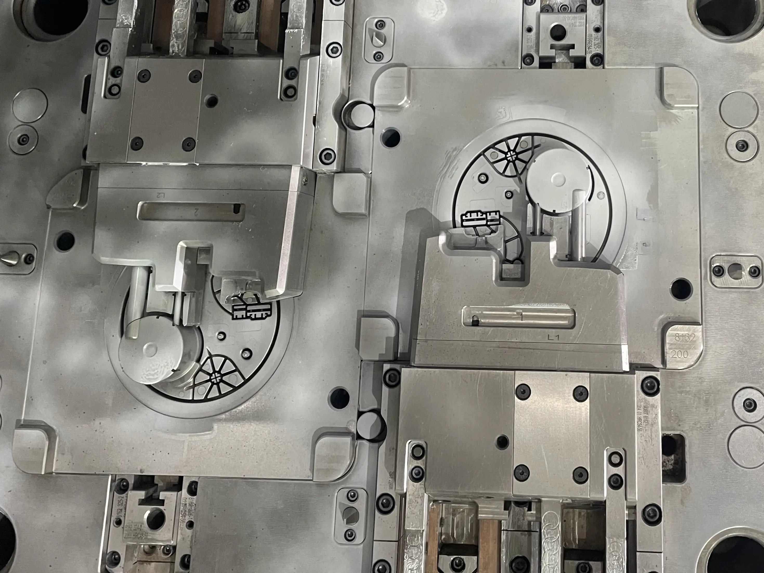 Injection Molding Tooling - - Pioneer Plastech-1 1