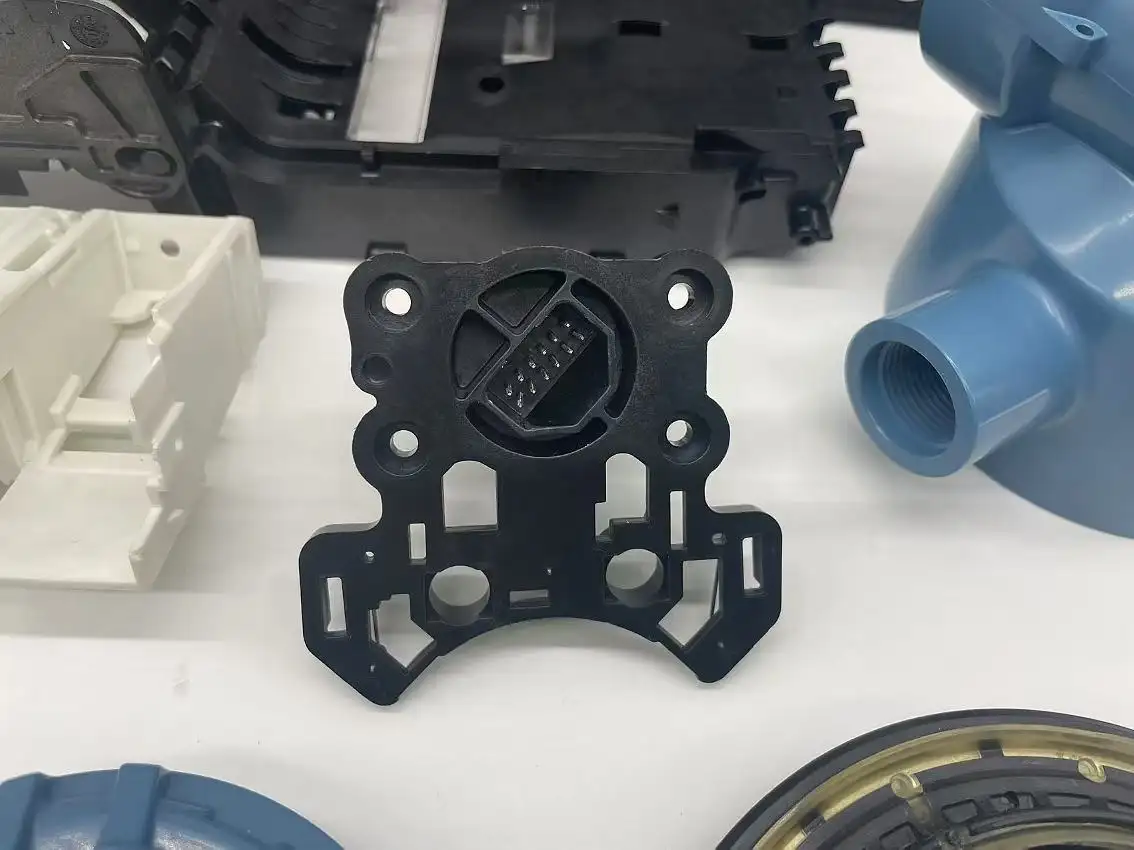 Automotive Plastic Mold - - Pioneer Plastech-2 2