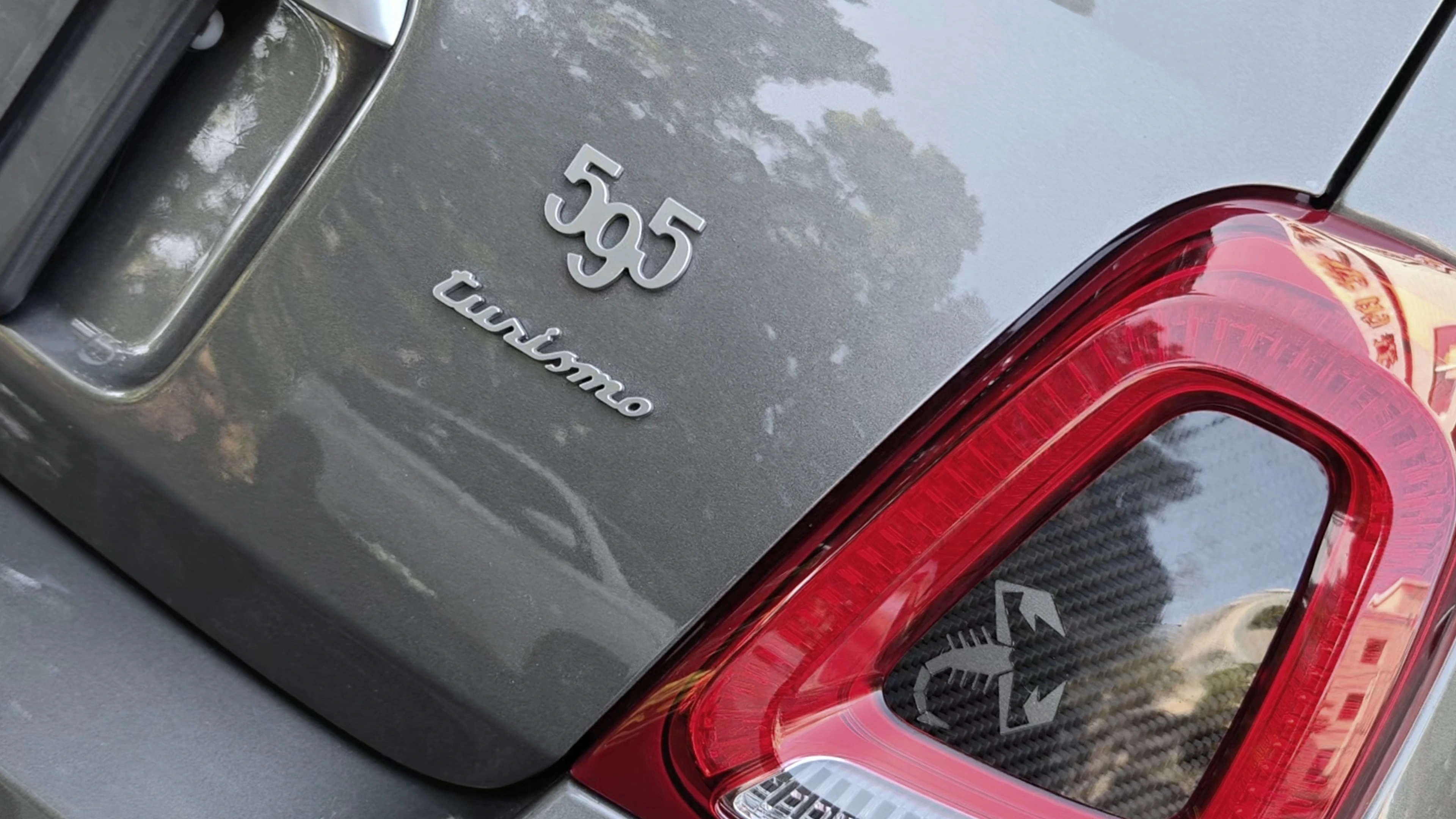 Matériau en Fiber de carbone véritable de haute qualité, couvercle de réservoir de carburant, cadre de drapeau d'huile pour Abarth 500 595 695 série 3 et 4 1