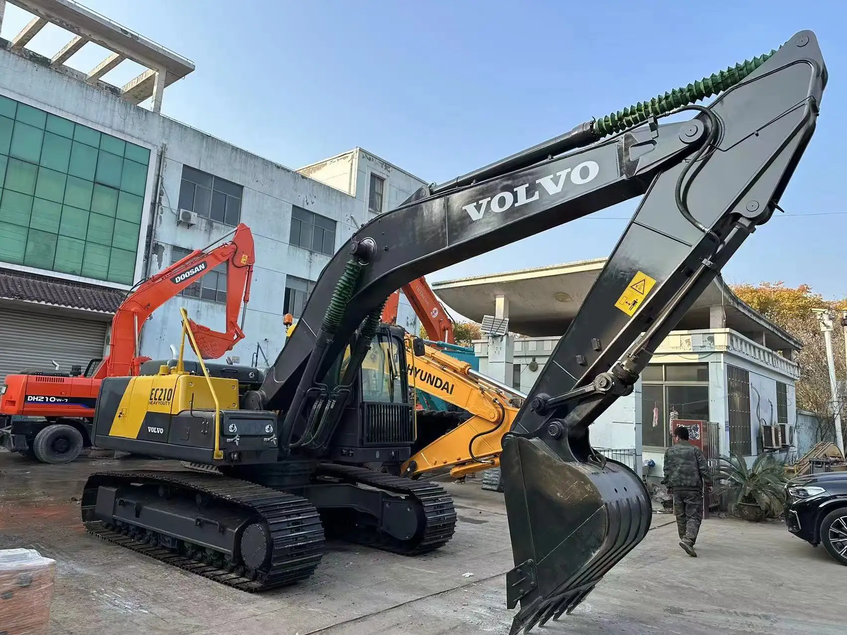 2nd Hand Excavator for Sale at Sale 2022on Sale 3
