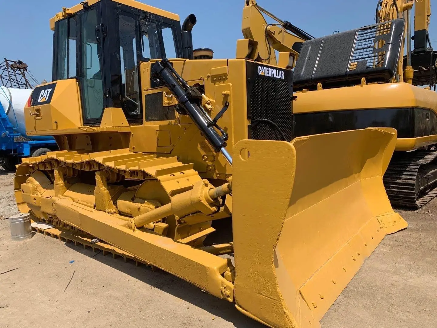Durableused Mini Dozer for Sale for Petrochemical / T/T 2