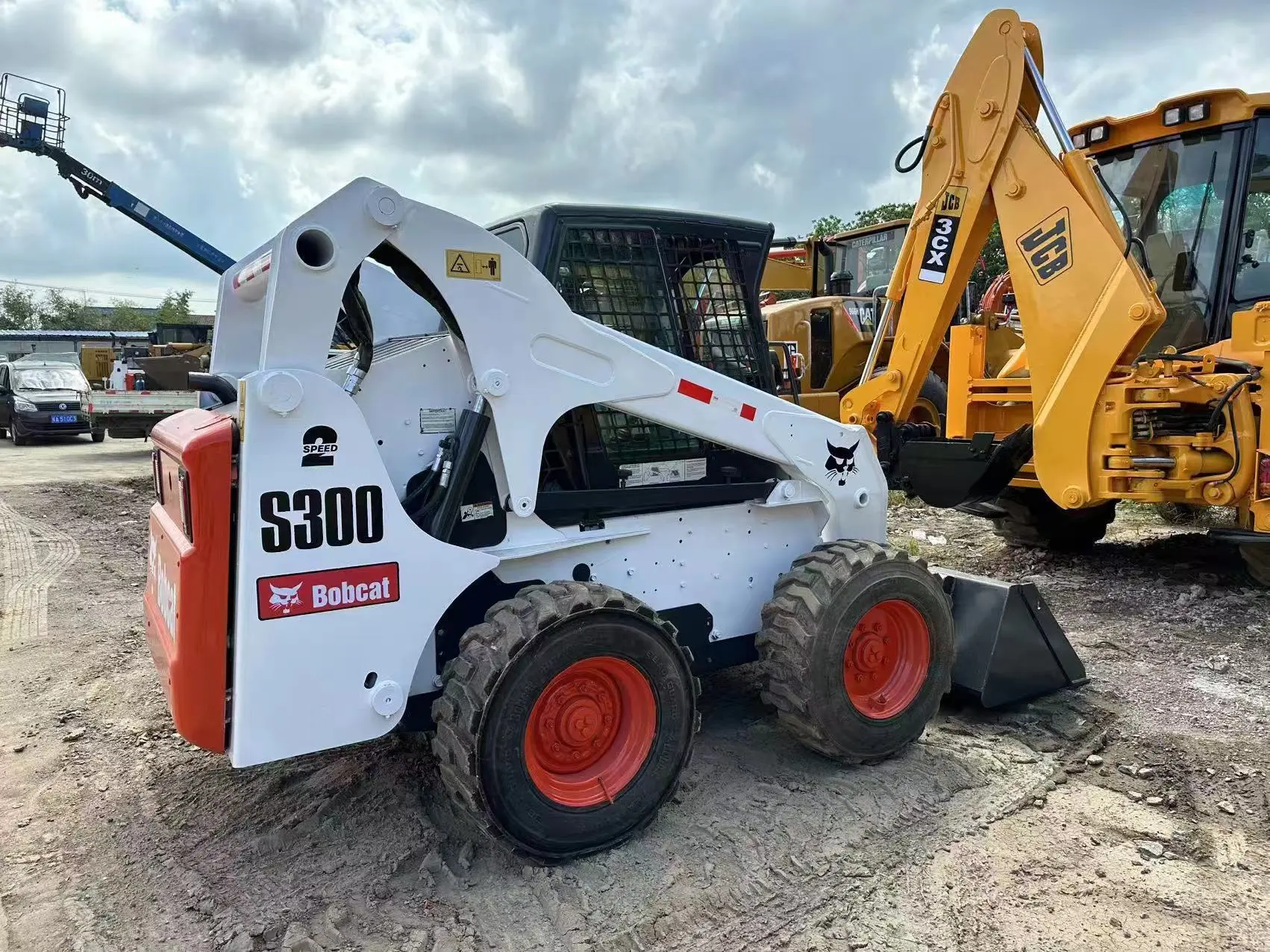 Chargeuse compacte Bobcat S300 S250 S185 2020 60kw 3692kg moteur Kubota 1