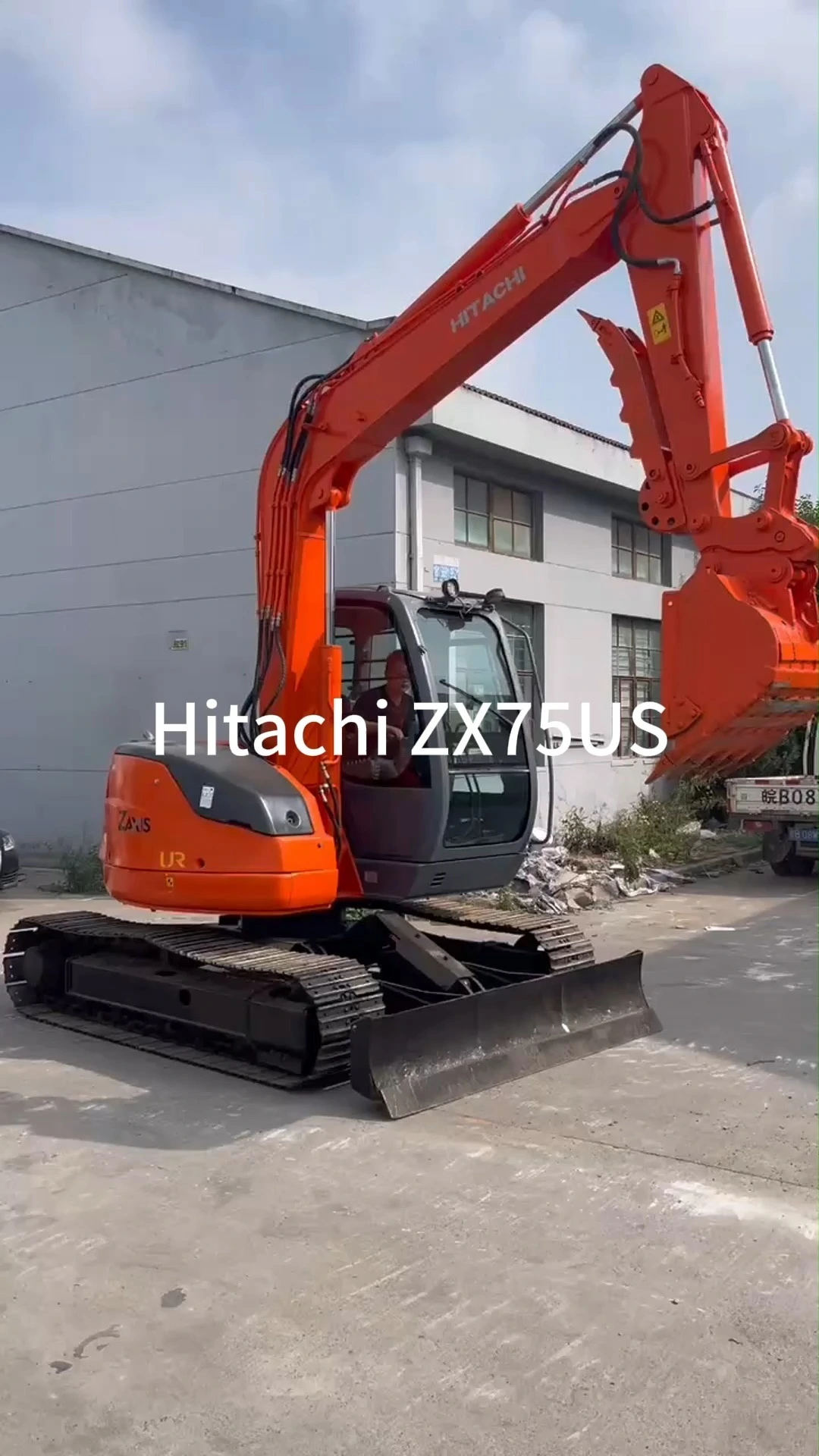 Mesin Ekskavator Bekas Hitachi ZX75US Tahun 2019 Mesin Penggali Perayap Bekas Jam Kerja Rendah Berkualitas Tinggi 1
