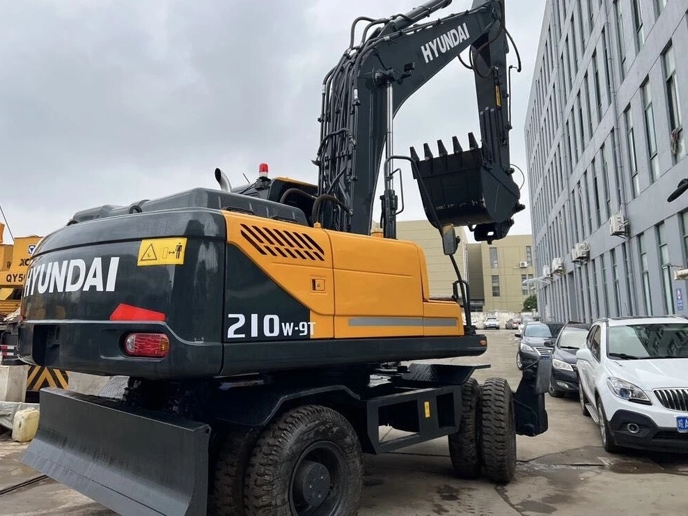 Escavatore usato Hyundai 210W-9T del 2018 Escavatore gommato di seconda mano Hyundai 60W-7 150W-9 210W-7 210W-9 in magazzino per la vendita 1