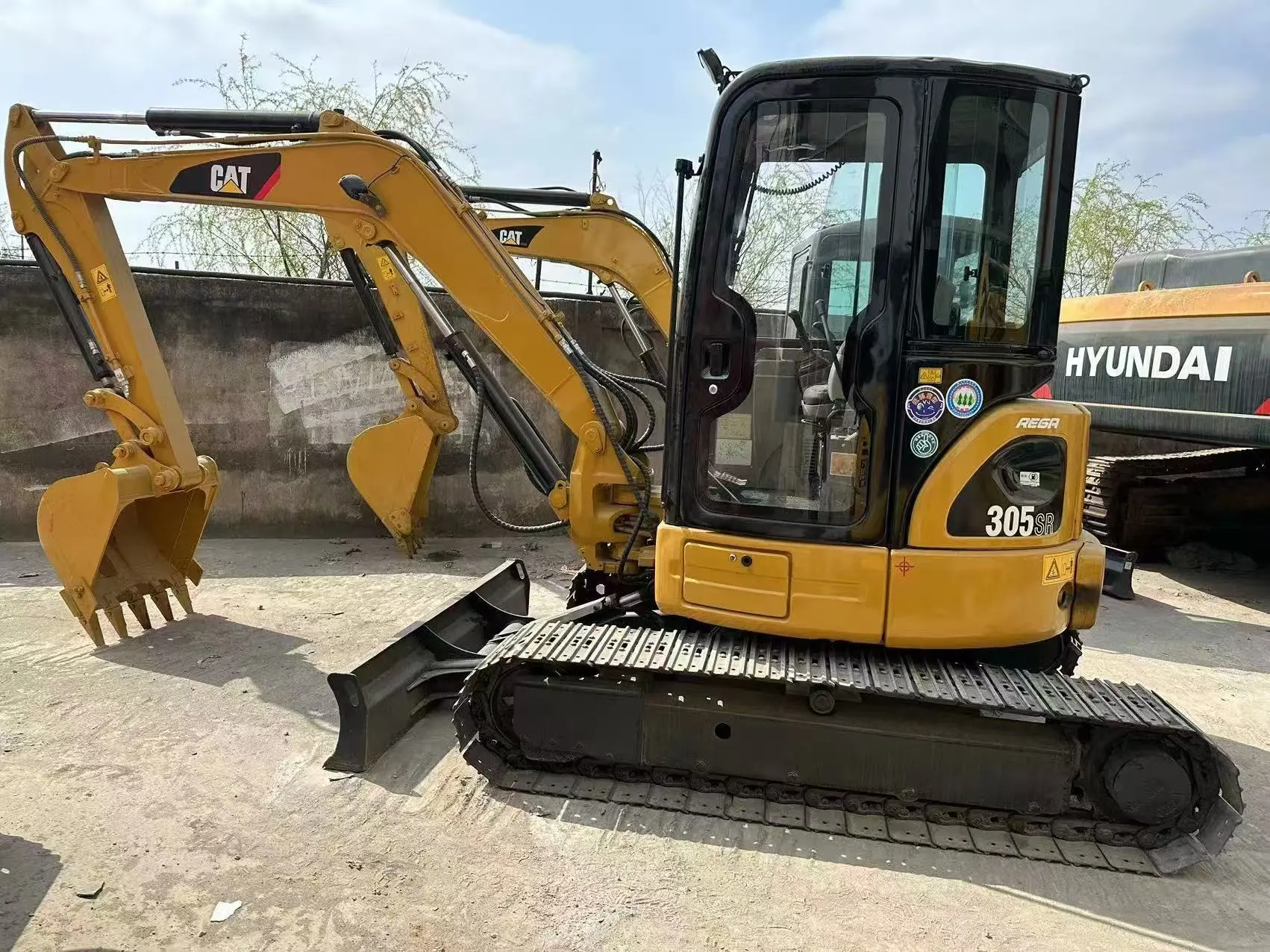 2008 CAT 305CR Used Mini Excavator Secondhand Crawler Digger Machine 302CR 303CR 303.5ECR 305.5E 305SR 306D 306E2 in Stock for Sale 1
