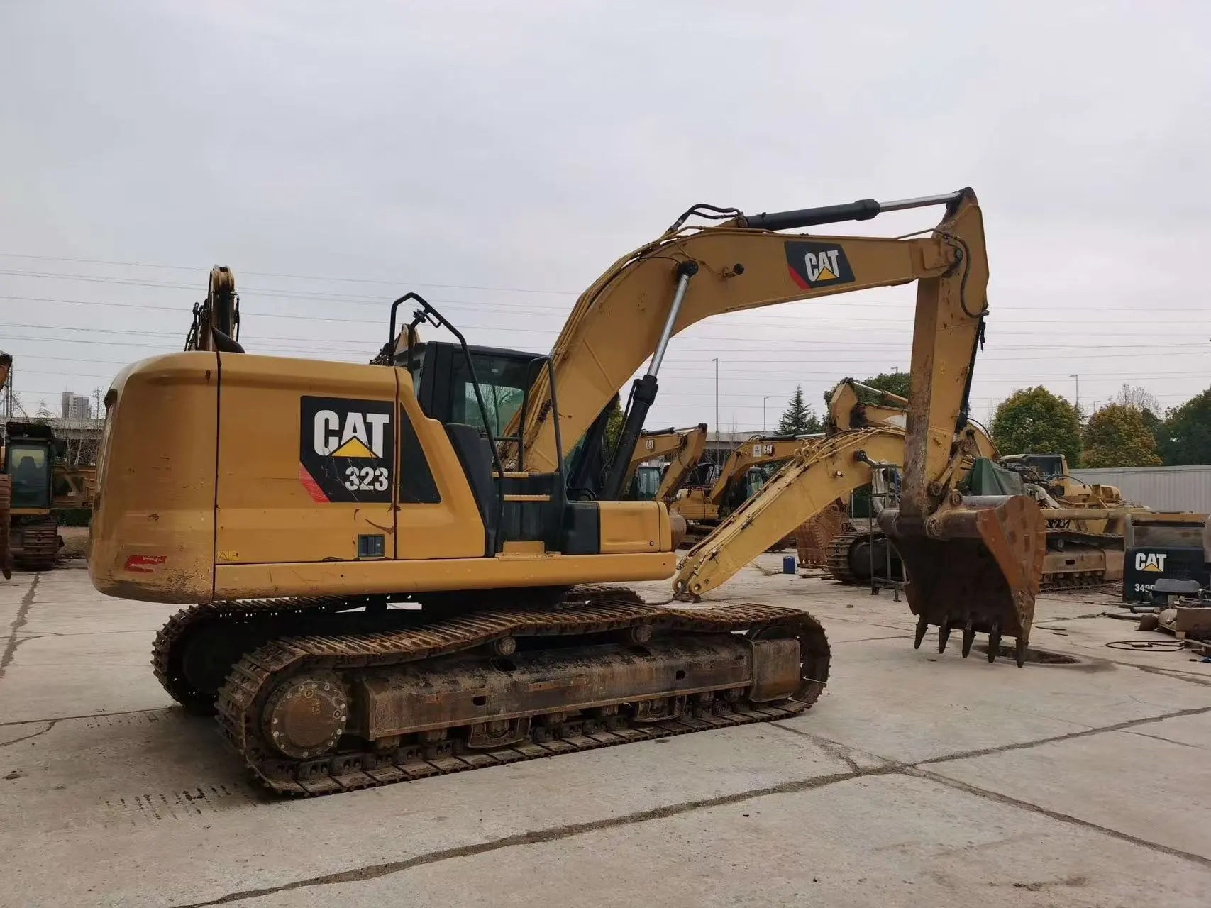 2019 CAT 323 Used Crawler Excavator Low Working Hours Secondhand Digger Machine in Stock for Sale 1