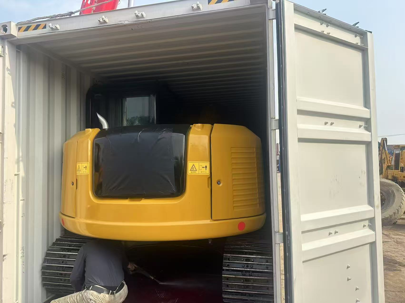 ازدهرت تجارة آلات البناء بين الصين وأوروبا وسط حرب التعريفات الجمركية بين الولايات المتحدة والصين: شنغهاي تشيدي توسع شراكتها مع المملكة المتحدة <000000> أيرلندا 3