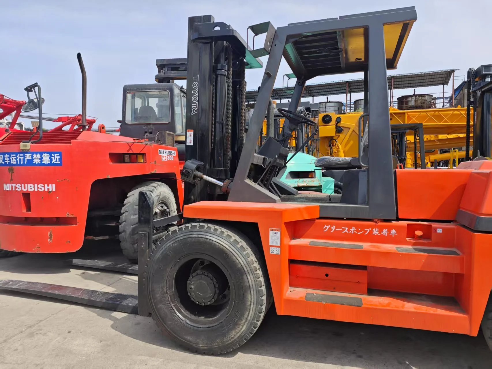 2017 TOYOTA FD100 Used Forklift High Quality Secondhand 10 Ton Forklift Truck in Shanghai Yard 1