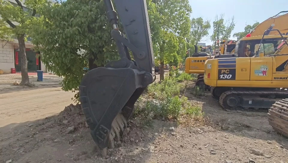 2020 Hyundai 225LC-9 Utilisé Excavatrice de robot 1
