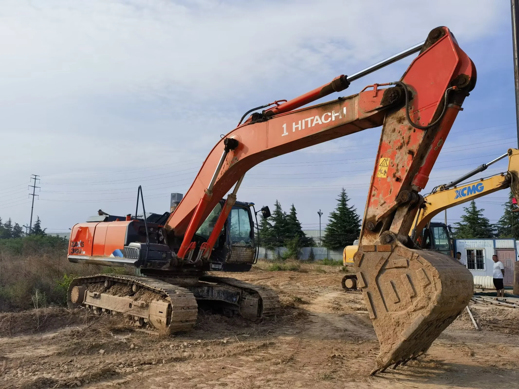 Hitachi ZX360 2019 a utilisé une excavatrice de 36 tonnes de haute qualité de haute qualité dans la livraison mondiale de la cour de Shanghai 1