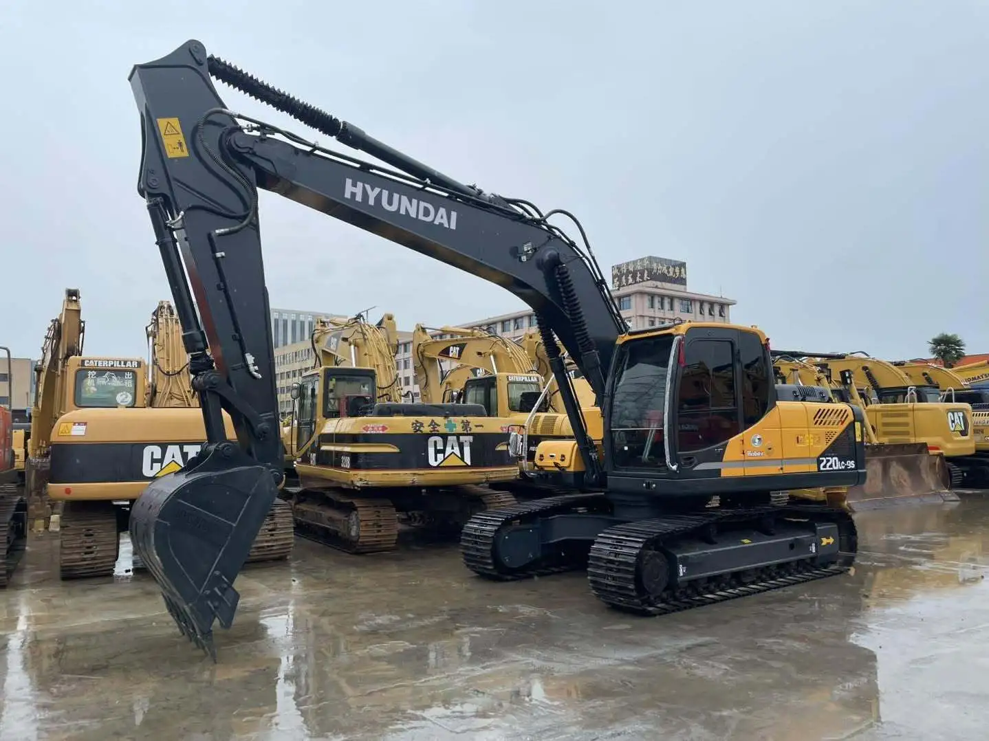 Excavadora de cadenas Hyundai 220LC-9S 2019, usada, original de Corea, Hyundai 210, 215, 220, 225, 305 y 335, en venta en Shanghái. 1