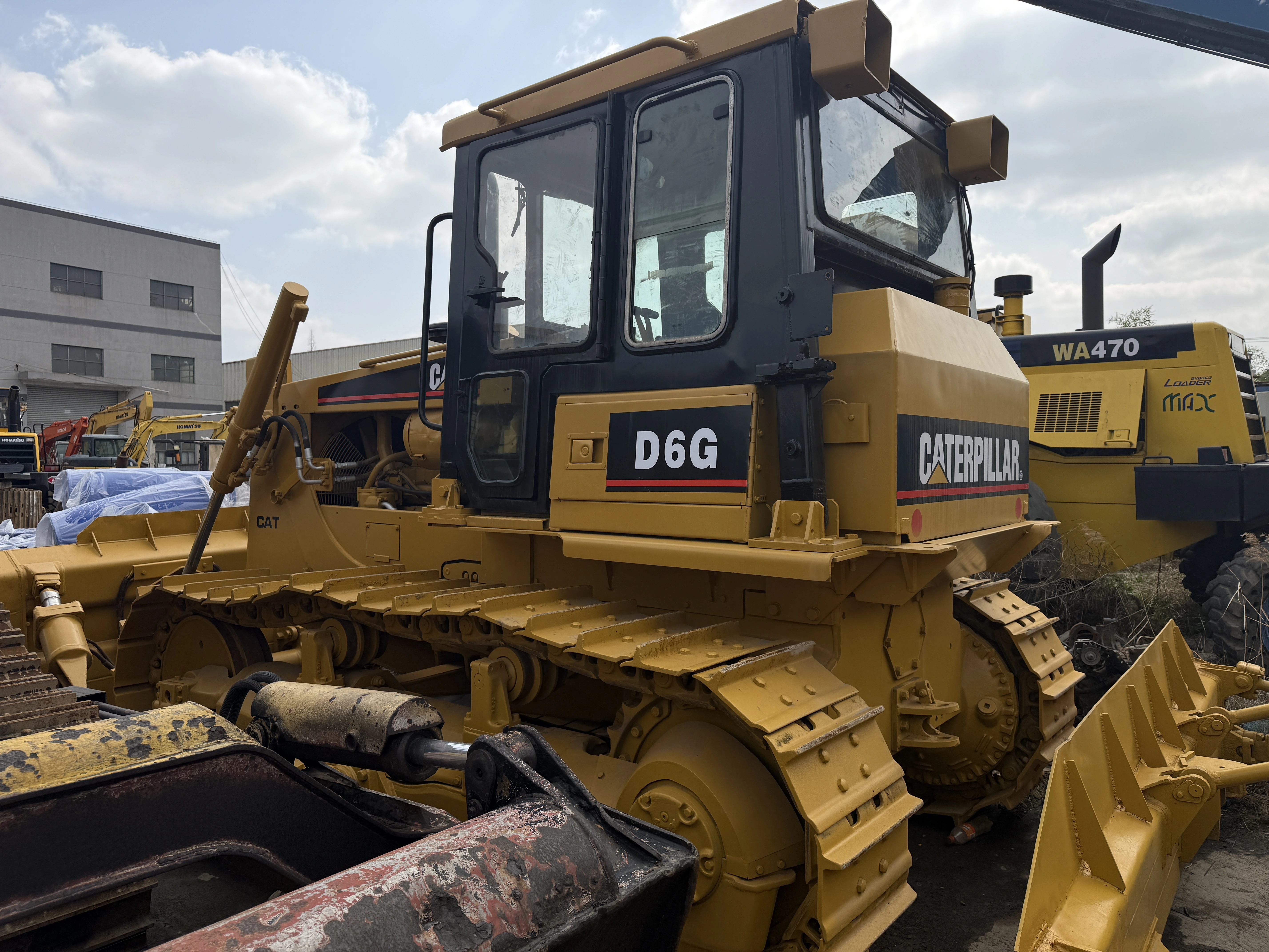 Bulldozer usado CAT D6G 2023, de segunda mano, de alta calidad, disponible en el astillero de Shanghái. 1