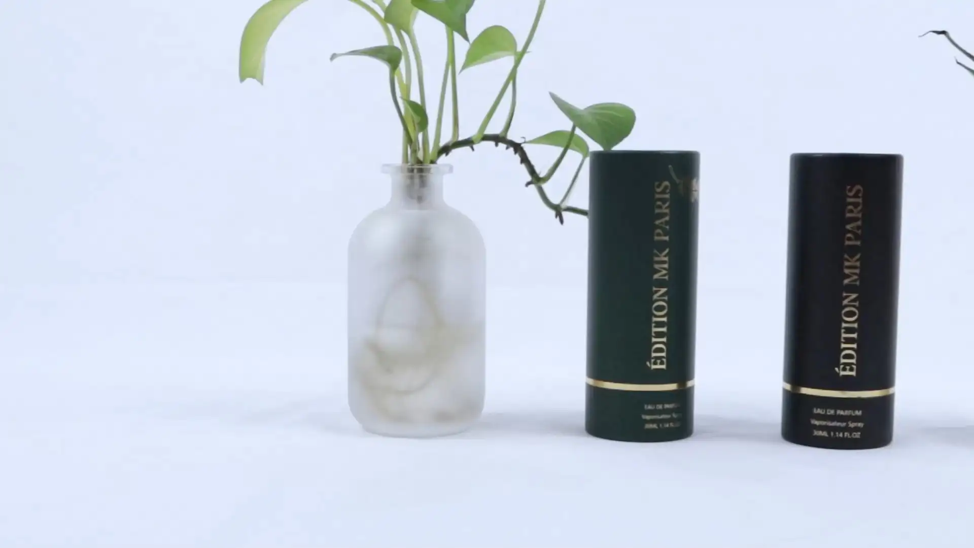 أنبوب ورق عطر دائري مخصص من الورق المقوى للزيت العطري أنبوب ورقي لمستحضرات التجميل 1