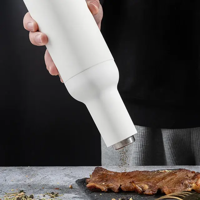 Automatic Salt Pepper Grinder 4.5*7*22.5cm by Qianzan 7
