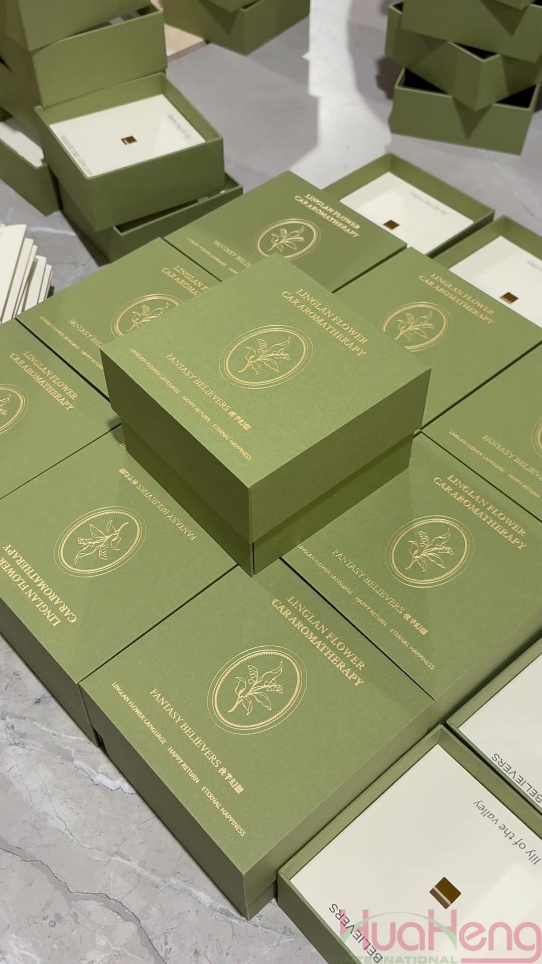 Factory Daily: Green - themed Double - layer Expandable Lid and Base Gift Box