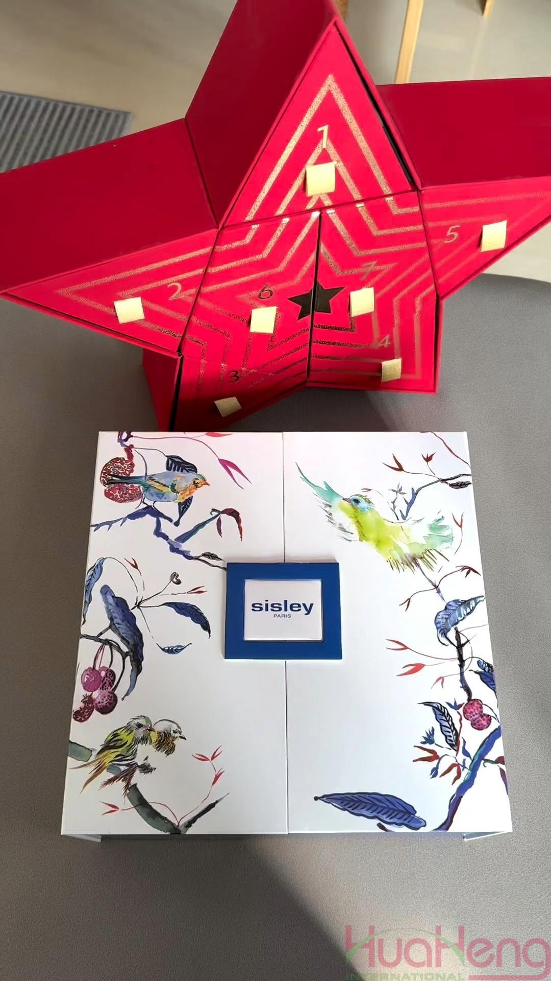 Coffret cadeau brillant anti-rayures Huaheng, peint à la main : une excellence esthétique pour chaque occasion