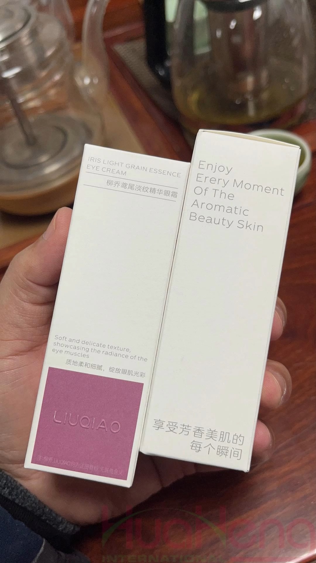 Affordable Elegance: Stunning Skincare Packaging for Essences <000000> Eye Creams